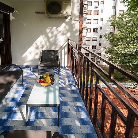 Sensitive Apartment Belgrado Esterno foto