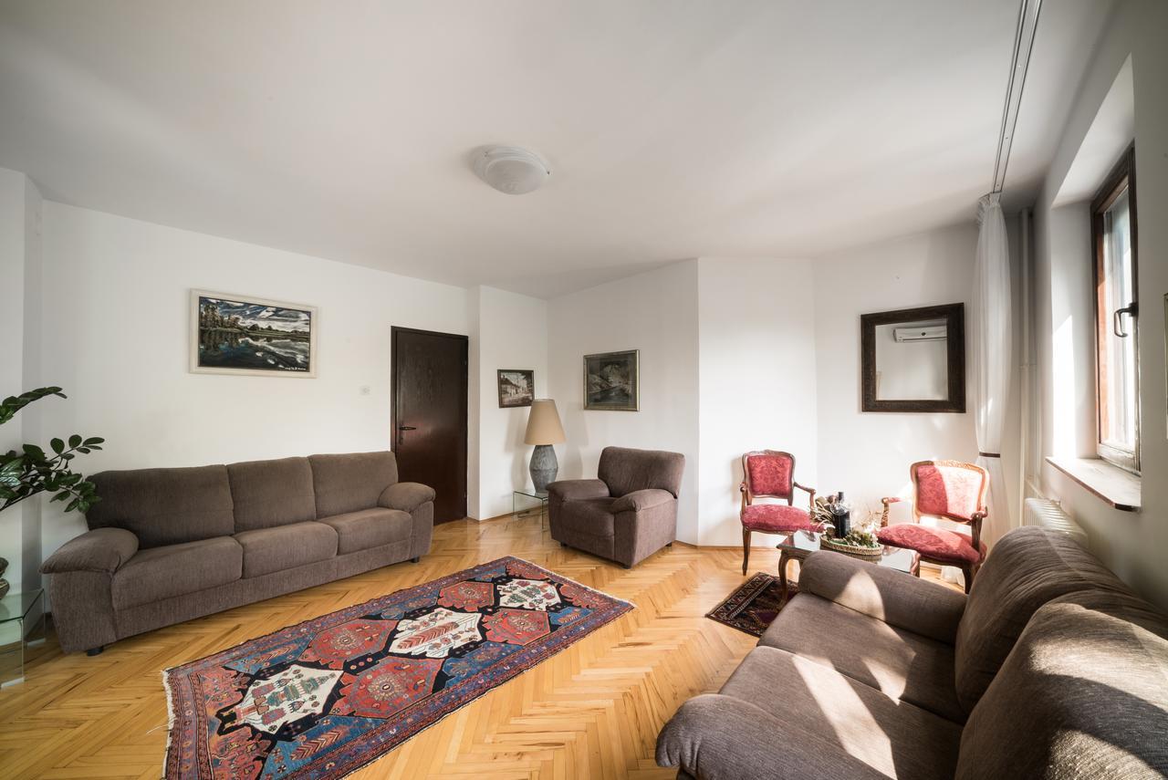 Sensitive Apartment Belgrado Esterno foto