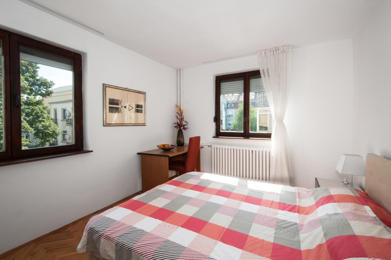 Sensitive Apartment Belgrado Esterno foto