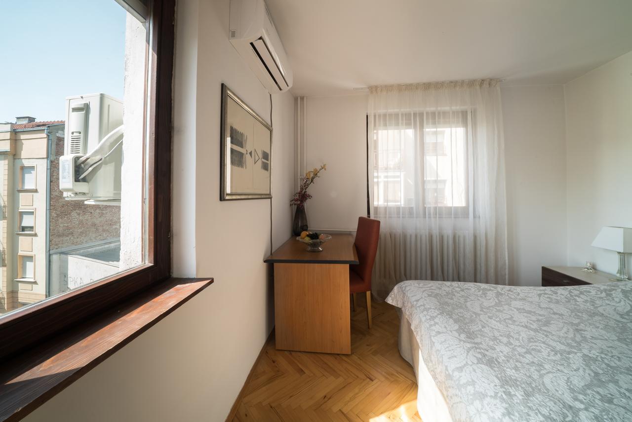 Sensitive Apartment Belgrado Esterno foto