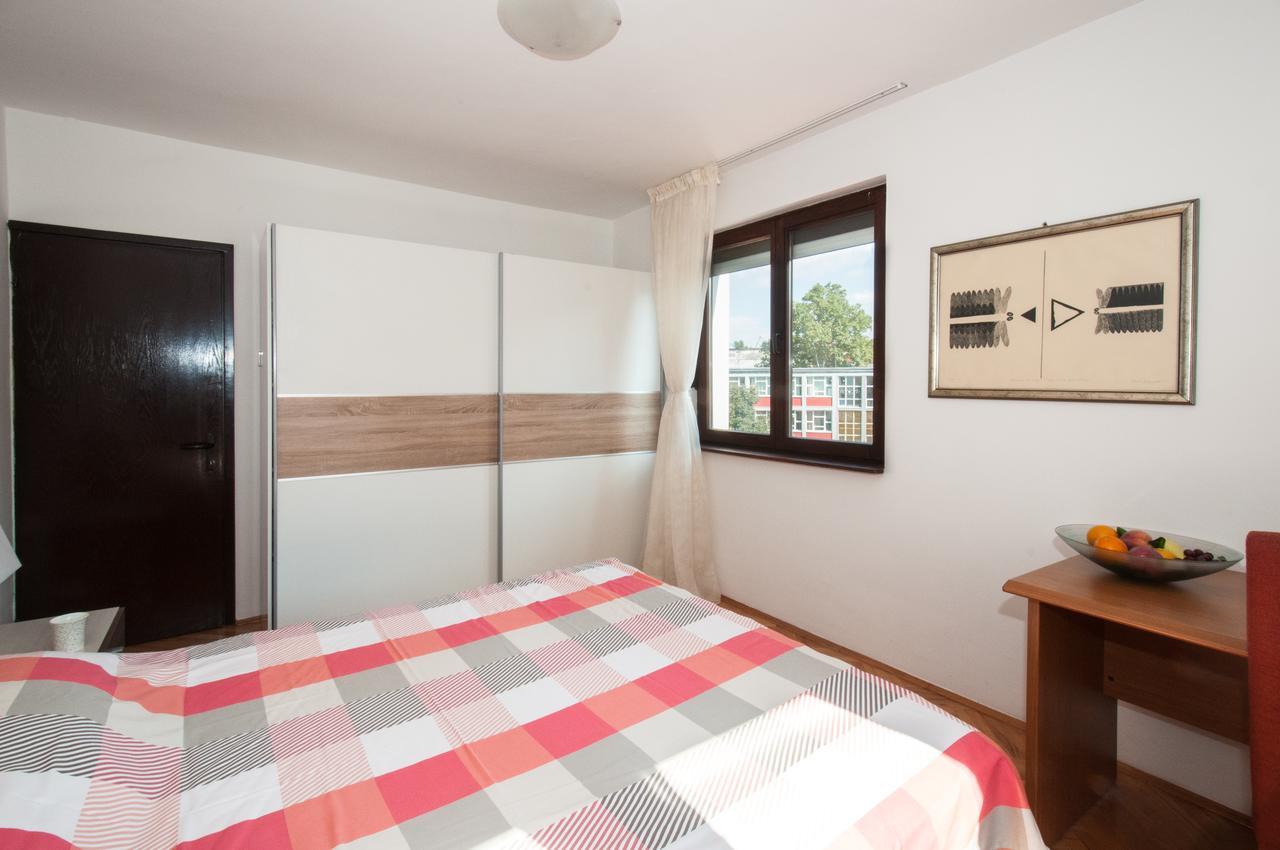 Sensitive Apartment Belgrado Esterno foto